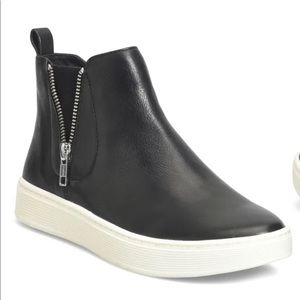 Sofft Britton Zip Water Resistant High Top Sneaker